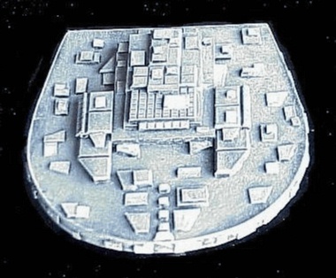 Jpeg picture of DLD's Vin'grun Battlecruiser miniature.
